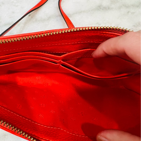 Tory Burch 🐚🪸⛵️seahorse clutch purse with red removable strap. Limited Edition - Picture 6 of 7